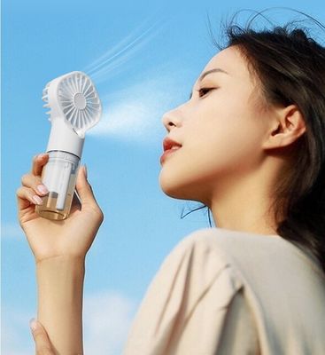 Draagbare mini-oplaadbare spuitventilator met handsproei