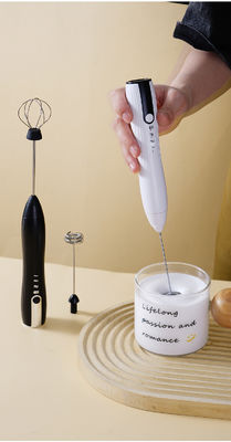 Elektrische schuimmachine Mini Handheld Draadloze melkmachine Koffie Elektrische Mixer Eierbetaler